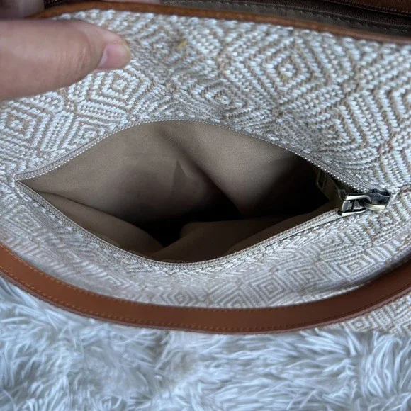 Jen & Co Izzy Shoulder Bag - Picture 7 of 10